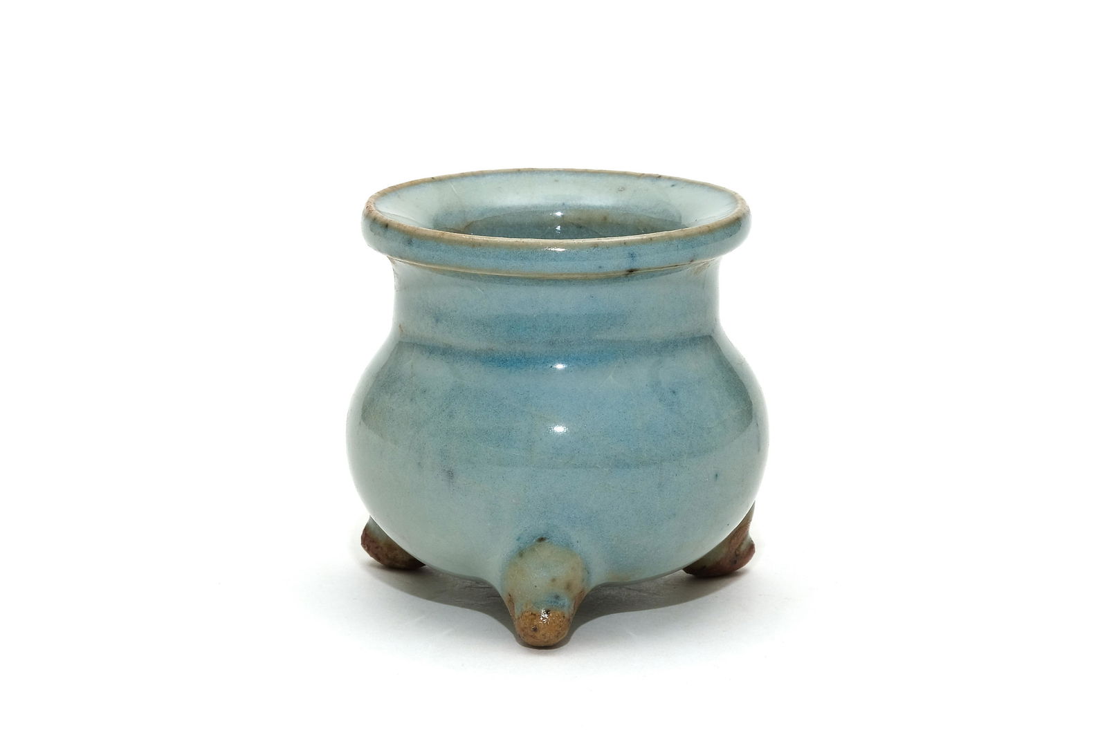 A Jun Ware Tripod Censer (1 of 6)