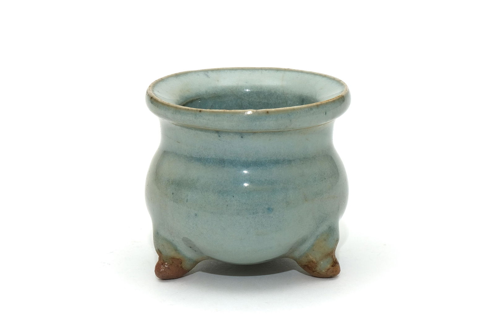 A Jun Ware White Glazed Tripod Censer (1 of 7)