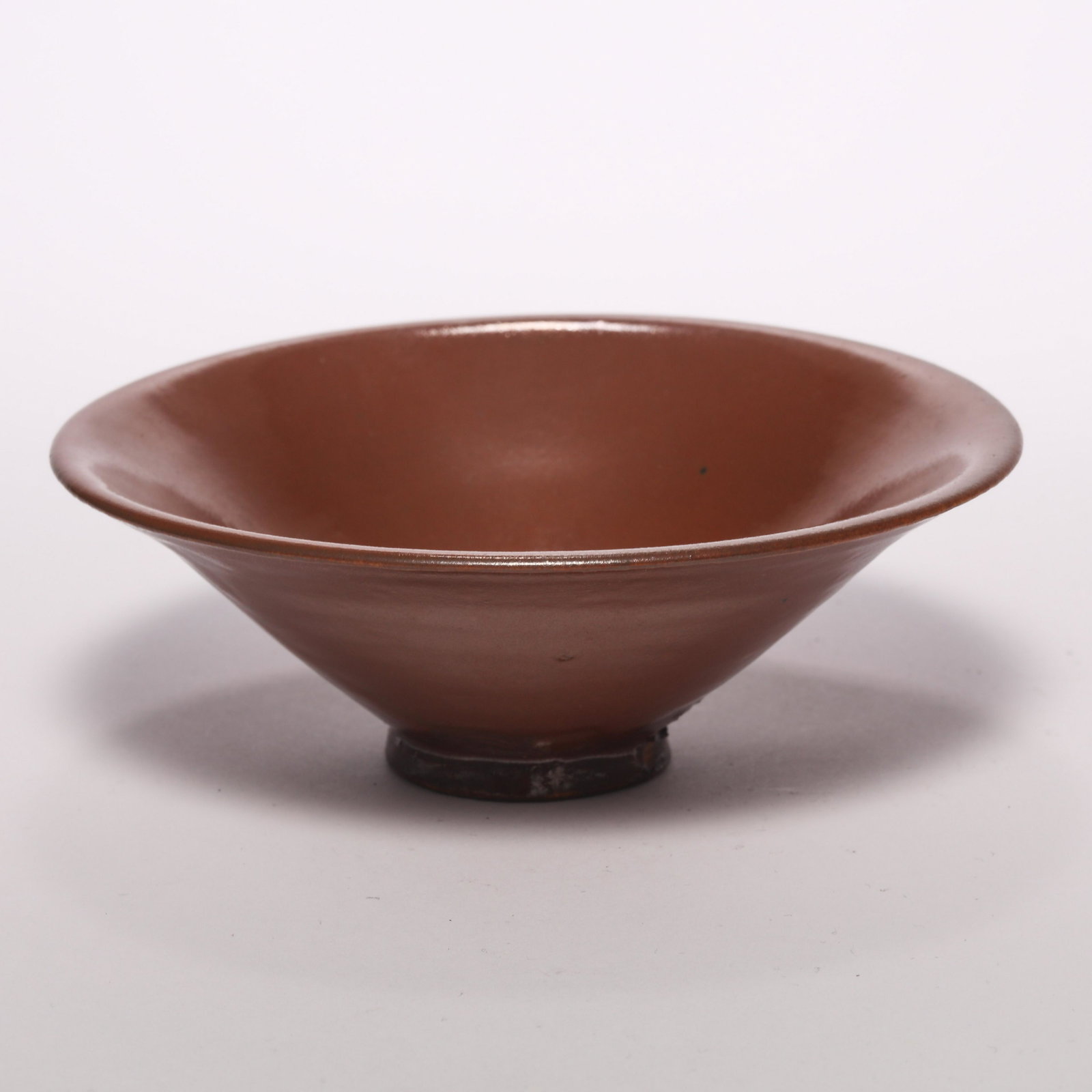 A Cylindrical Tea Bow: H: 1.8 in. (4.5 cm) D: 5.3 in (13.5 cm) We are not a professional appraisal agency nor restoration agency. The marking of the age and the review of the appearance are just our subjective judgments. Th