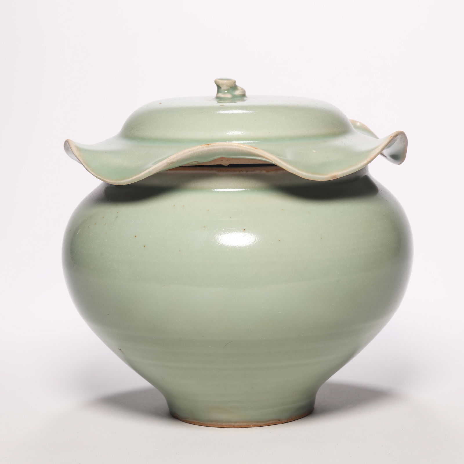 A Longquan Jar with Lotus-Form Lid (1 of 10)