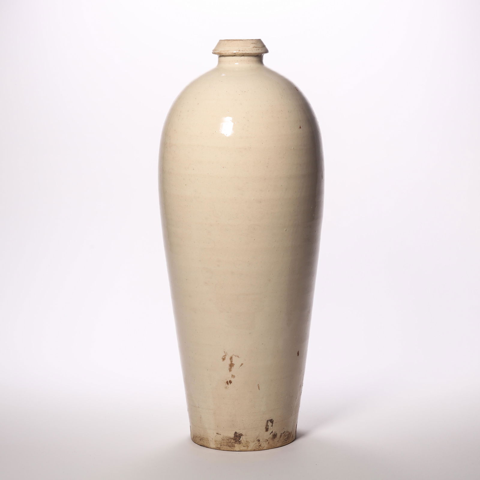 A Cizhou White Glazed Meiping Vase (1 of 8)