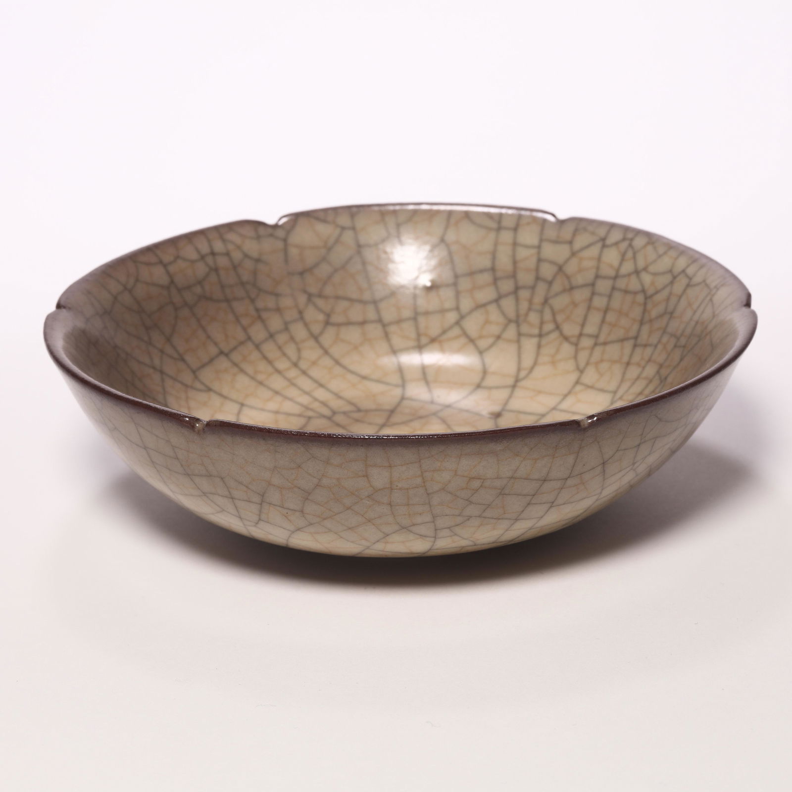 A Ge Ware Lobed Dish (1 of 8)