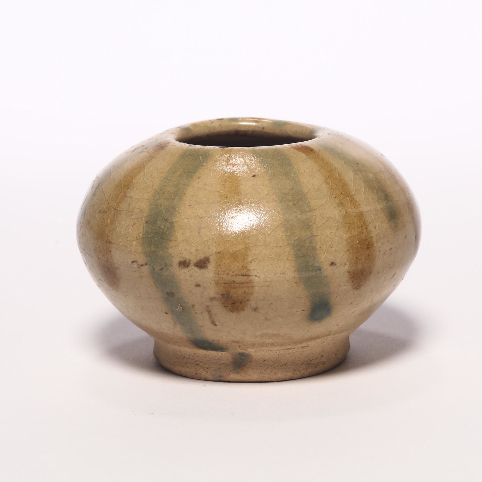 A Changsha Water Droplet Pot: A Changsha Water Droplet Pot. H: 5.7 in. (4.5 cm) D: 2.5 in. (6.5 cm)