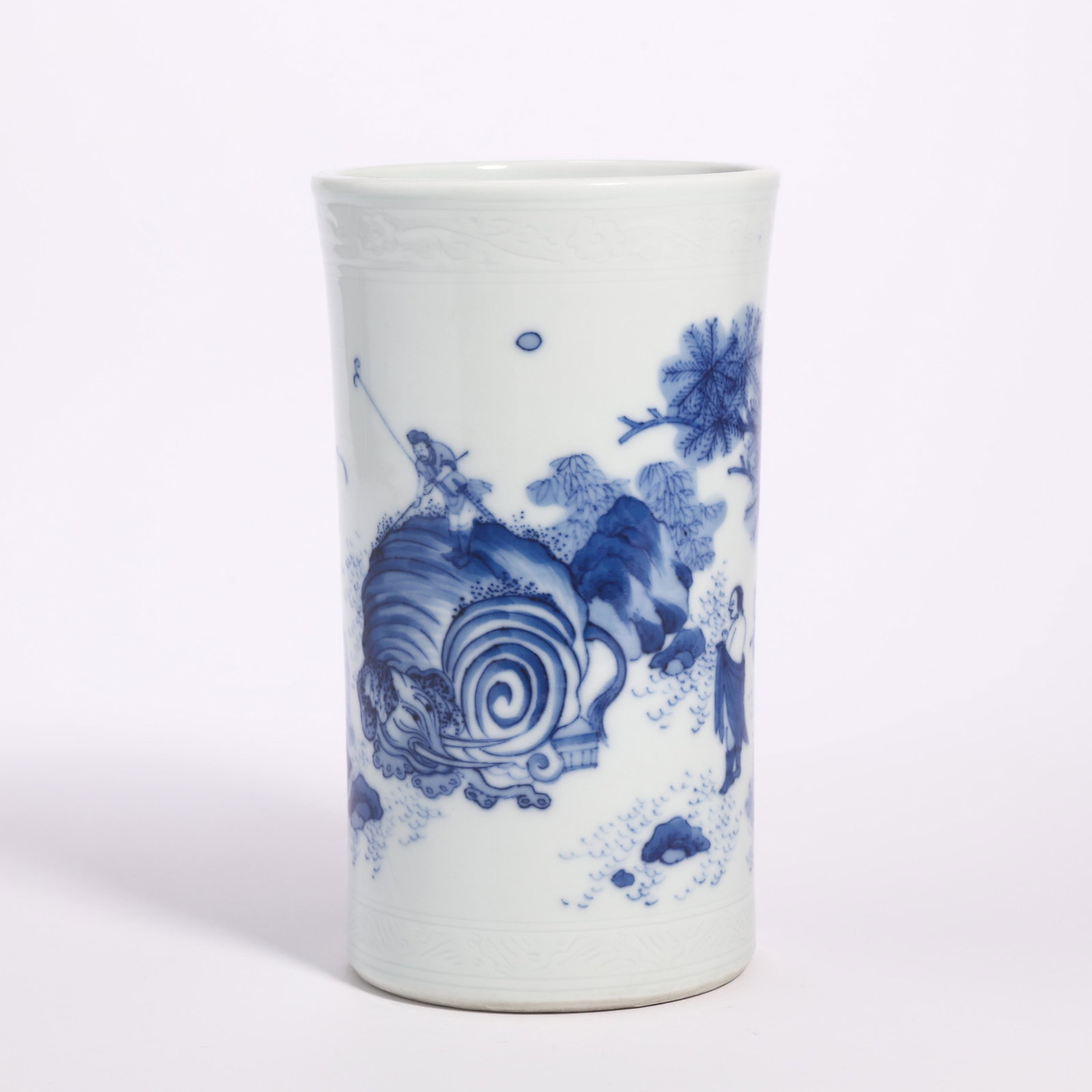 Blue and White Figural Storied Brush Pot Bitong: Blue and White Figural Storied Brush Pot Bitong. H: 6.69 in. (17 cm) D: 3.74 in (9.5 cm)