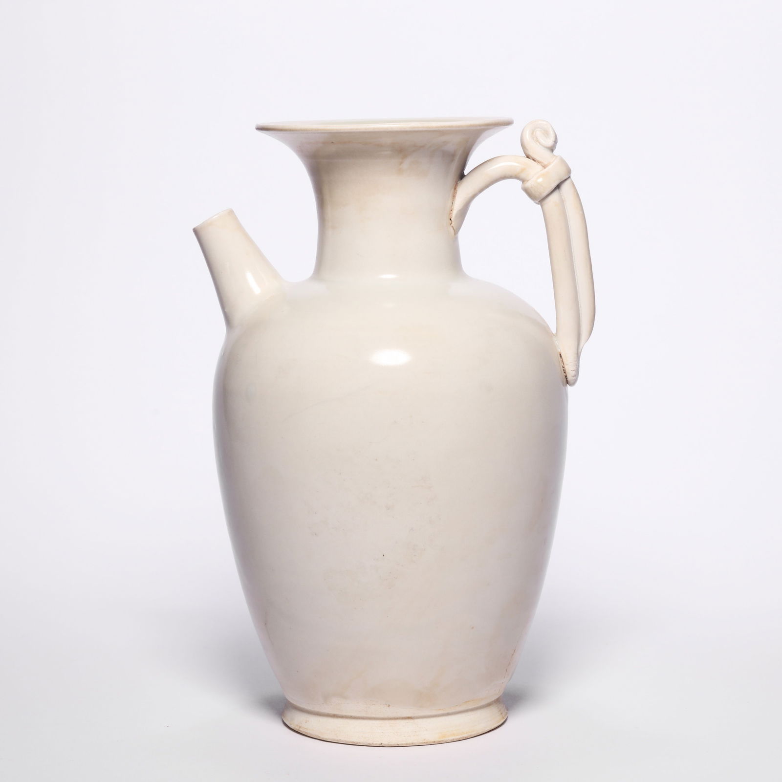 A Ding Ware White Glazed Pot (1 of 8)