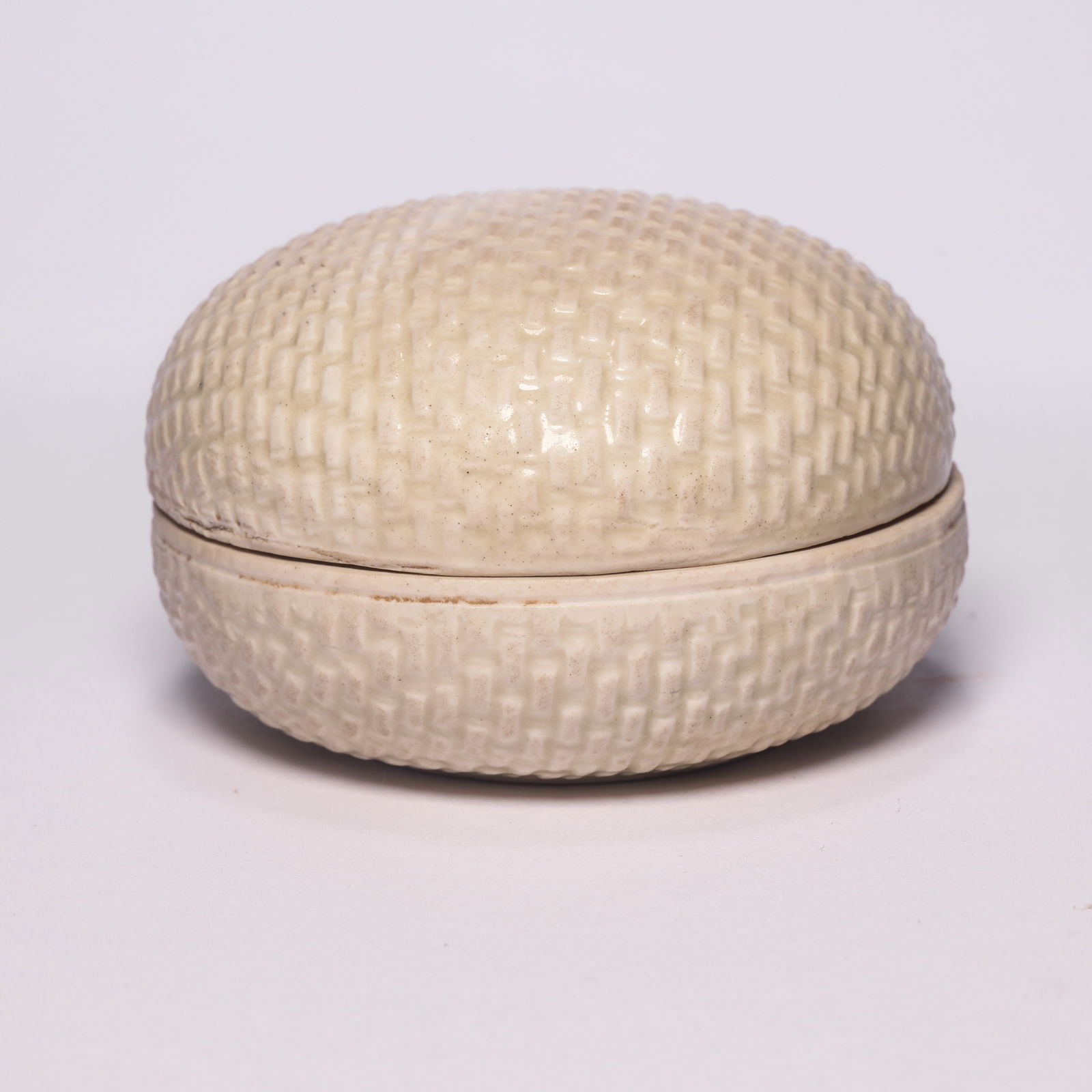 A Ding Ware Molded Basket Weave Pattern Powder Box (1 of 6)