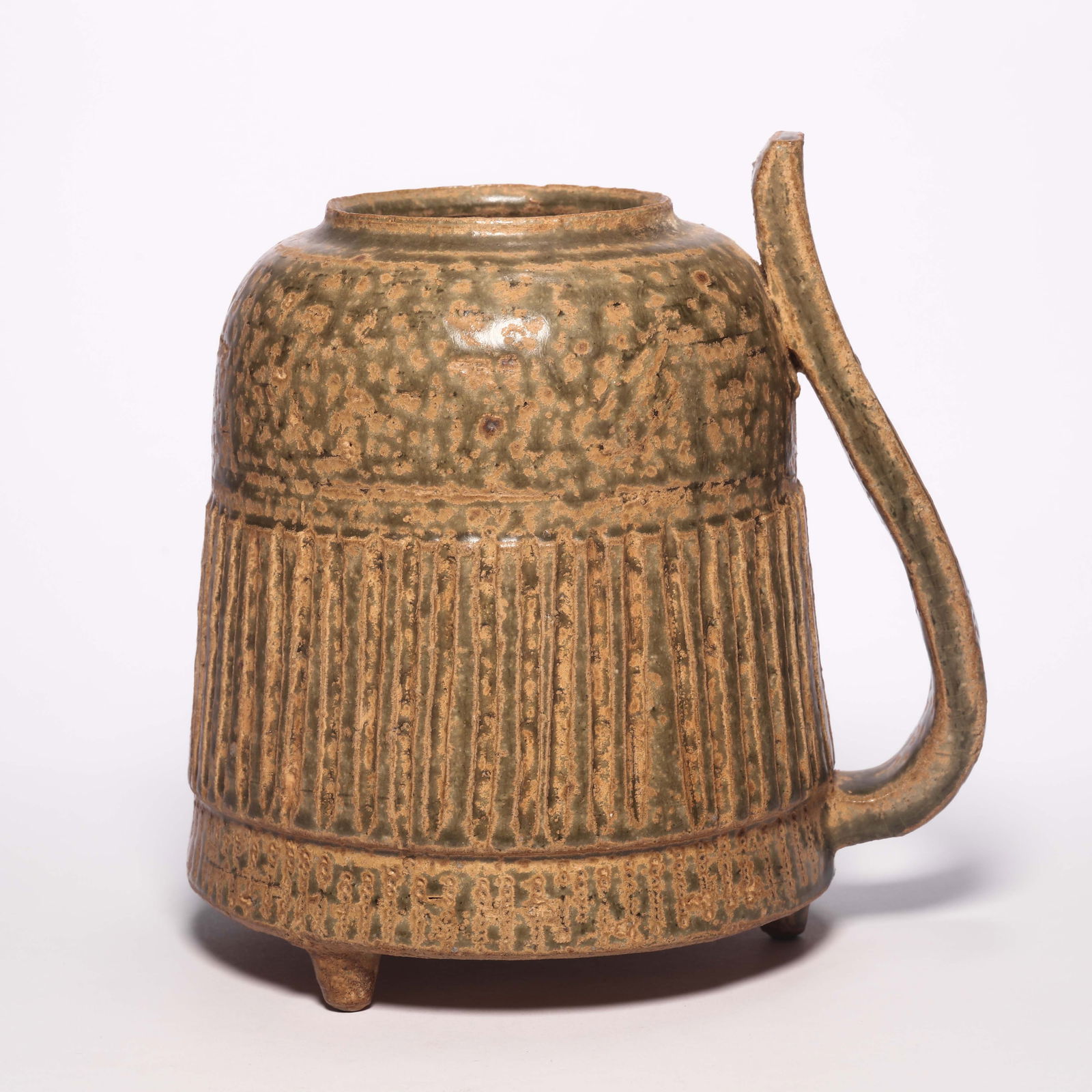 A Yue Ware Yellow-Glazed Pot with Handle (1 of 8)