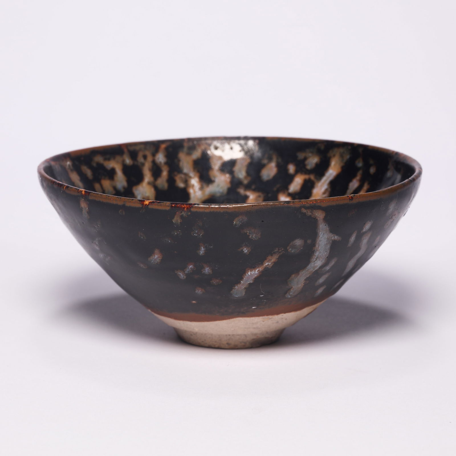 A Jizhou Ware Spotted Tea Bowl (1 of 8)