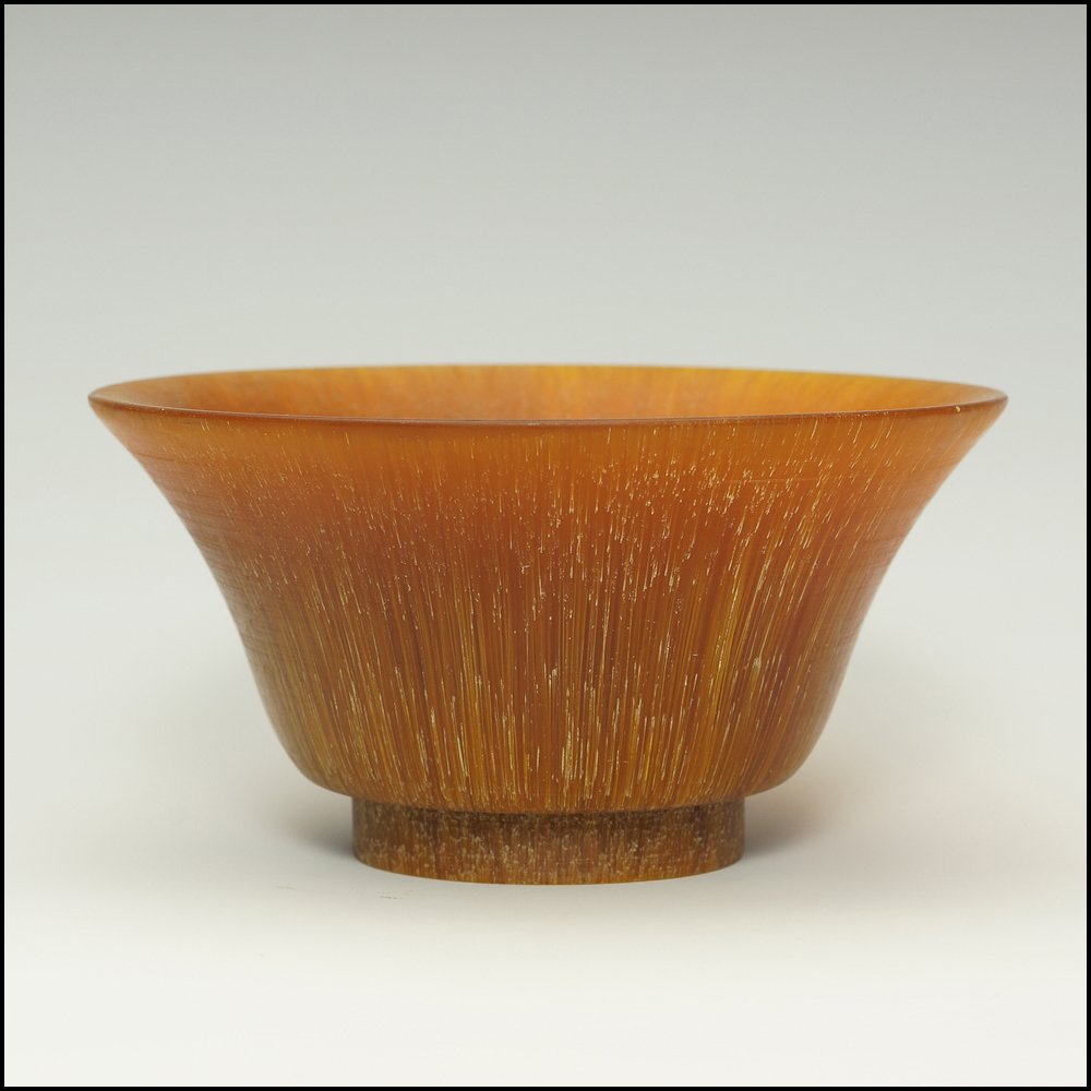 Fine Chinese Horn Cup: Fine Chinese Horn bowl This is a bowl with design of shooting stars, gazing down from the top appear as the universe and turning it upside down appear as falling fireworks;Height: 6.2cm Diameter: 11.5