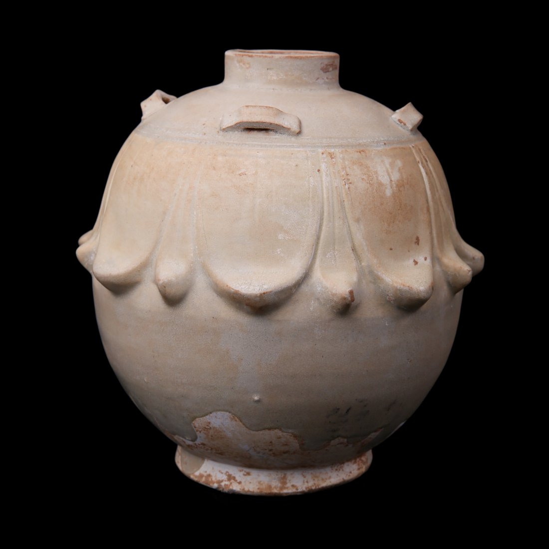NORTHERN QI DYNASTY, A CHINESE LOTUS JAR: 北齊蓮花四系罐子 包漿自然 詳情見圖 （來自加州一位已ă