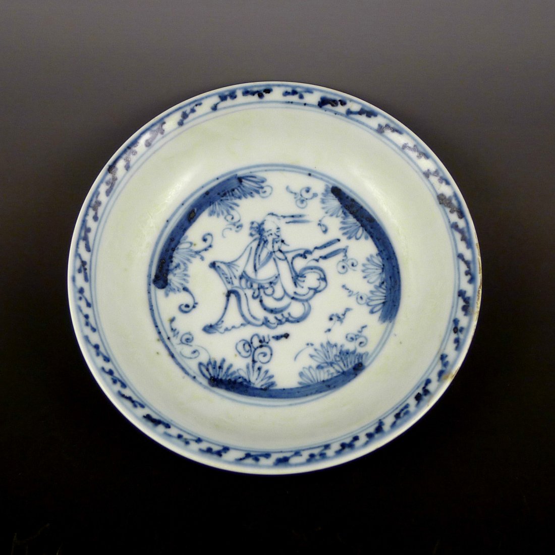 Ming Dynasty Chenghua blue and white character plate: 明代成化青花人物盘 Ming Dynasty, Chenghua blue and white character plate;Dimension: height: diameter: 32mm;146mm.