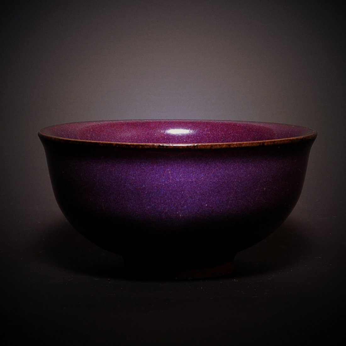EARLY MING DYNASTY, A ROSE PURPLE PORCELAIN BOWL: 明代早期玫瑰紅小碗 包漿自然 詳情見圖 China, Ming Dynasty, A rose purple porcelain bowl. Dimension:
