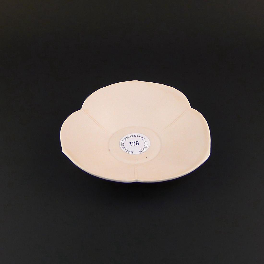 TANG DYNASTY, A XING KILN WHITE GLAZE 'LOTUS' BOWL (1 of 4)