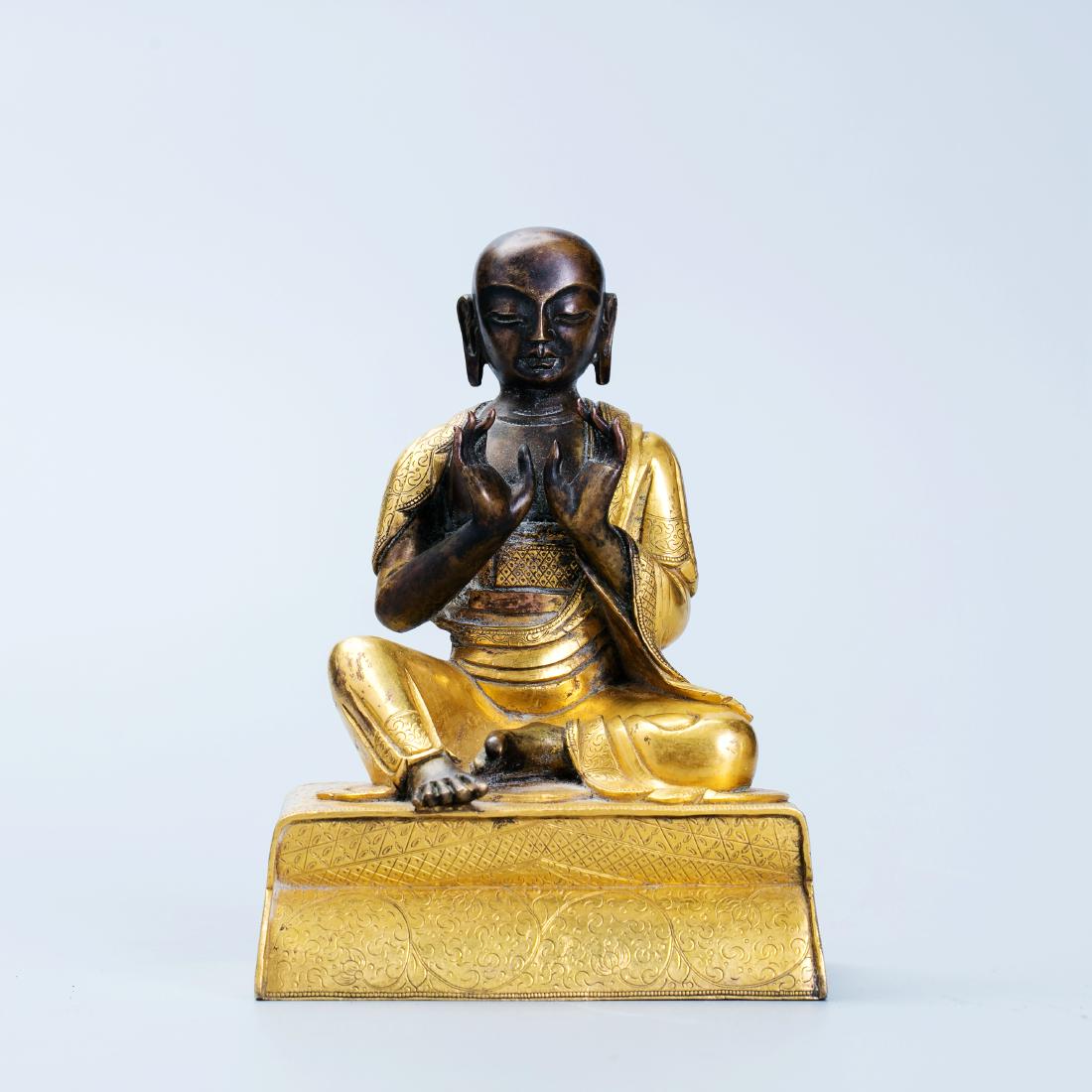 Vintage Chinese Gilt Bronze Buddha Figure: 銅鎏金上師佛 H 5.19" W 4.9". 1357g