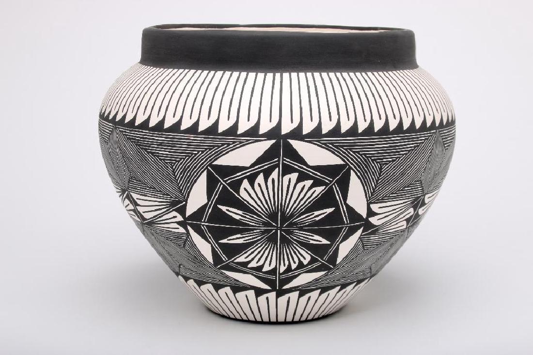 Acoma Native American Pottery Vase Black White (1 of 6)