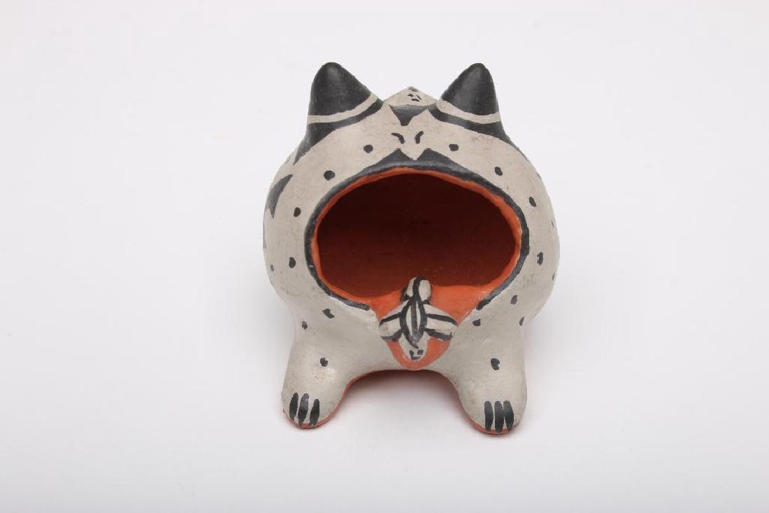 Martha Acquero Cochiti Pottery Frog (1 of 7)