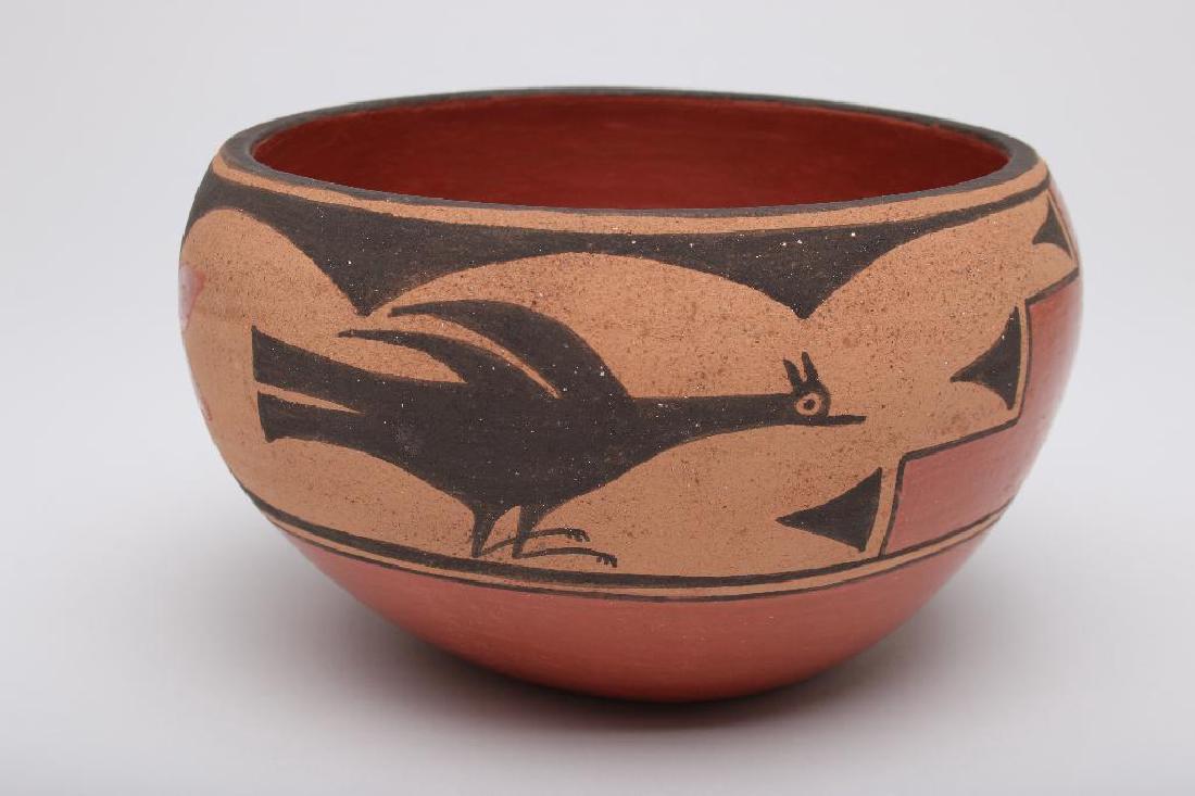 Maria Benton Native American Indian Pottery Zia Pueblo: Pottery bowl with hand painted road runner motif, 4" tall 6 3/4" diameter. Signed Maria Benton Zia.