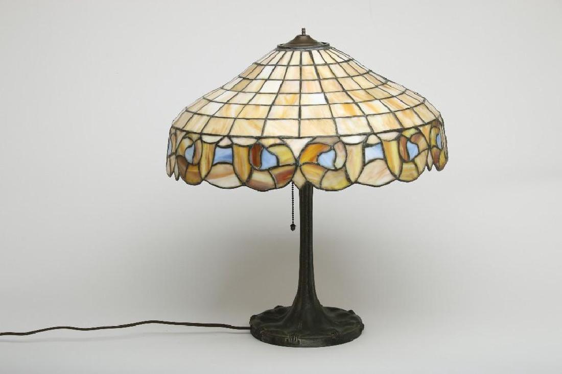Arts and Crafts Tiffany Style Lamp Leaded Glass Shade (1 of 4)