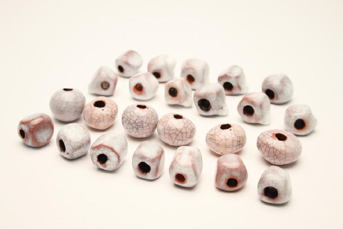 Doyle Lane MCM Studio Pottery Beads, Mauve Crackle, 24 (1 of 6)