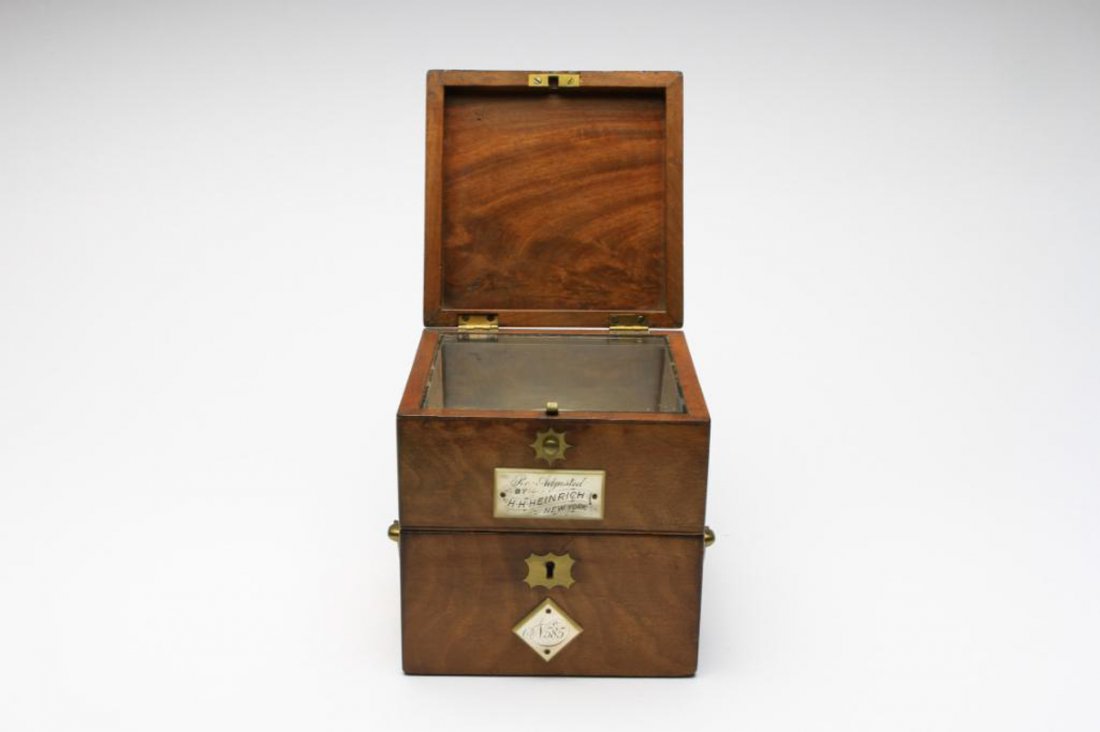 Antique Bliss & Creighton Chronometer No. 585: Bliss & Creighton (New York) early production chronometer No. 585 maritime clock. Made of wood, brass, abalone and glass. 7 in. H x 7 in. W x 6.5 in. D, 4.25 in. dia. of face.