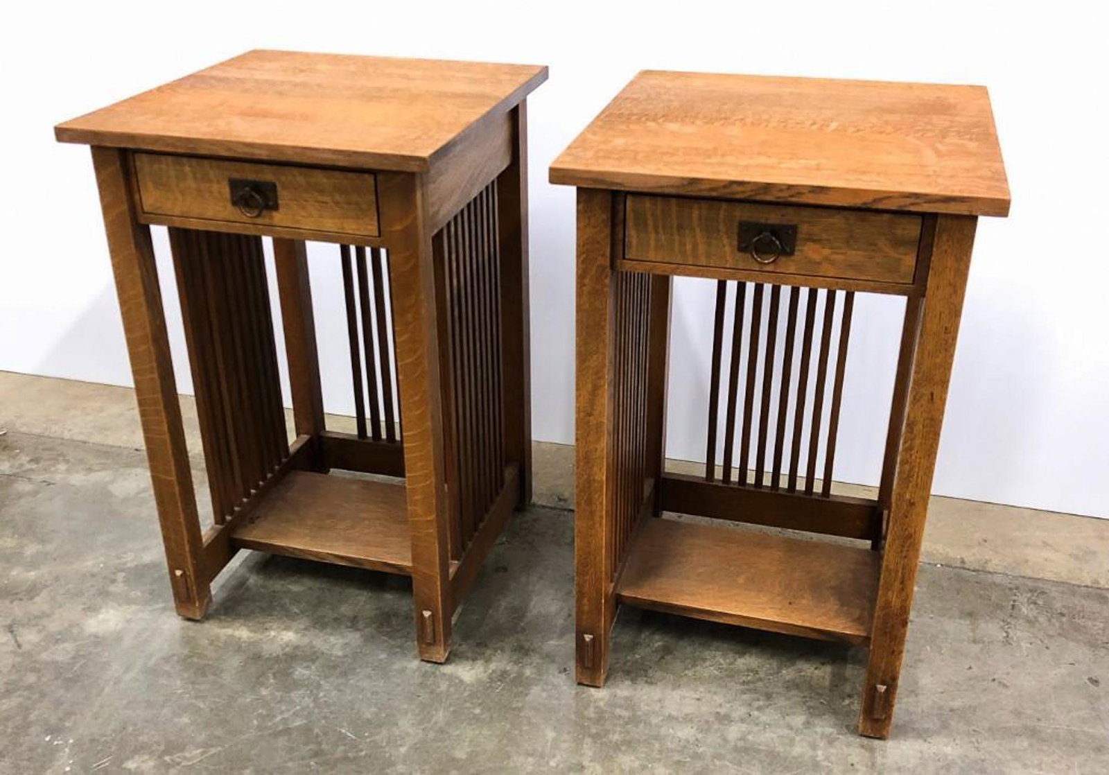Pair Contemporary Warren Hile Spindled Nightstands: Approx. 19 in D x 18 in W x 28.5 in H. Signed.