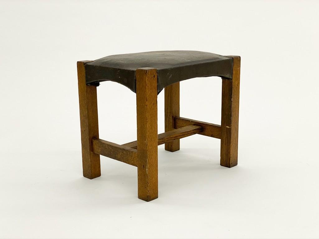 Early Mission Arts and Crafts Oak Footstool Leather Top: Early Mission Arts And Crafts Oak Footstool with Original Leather Top. Approx. dimensions: 17 in W X 15 in H x 12 in D. Weight: 9 lbs 5 oz.