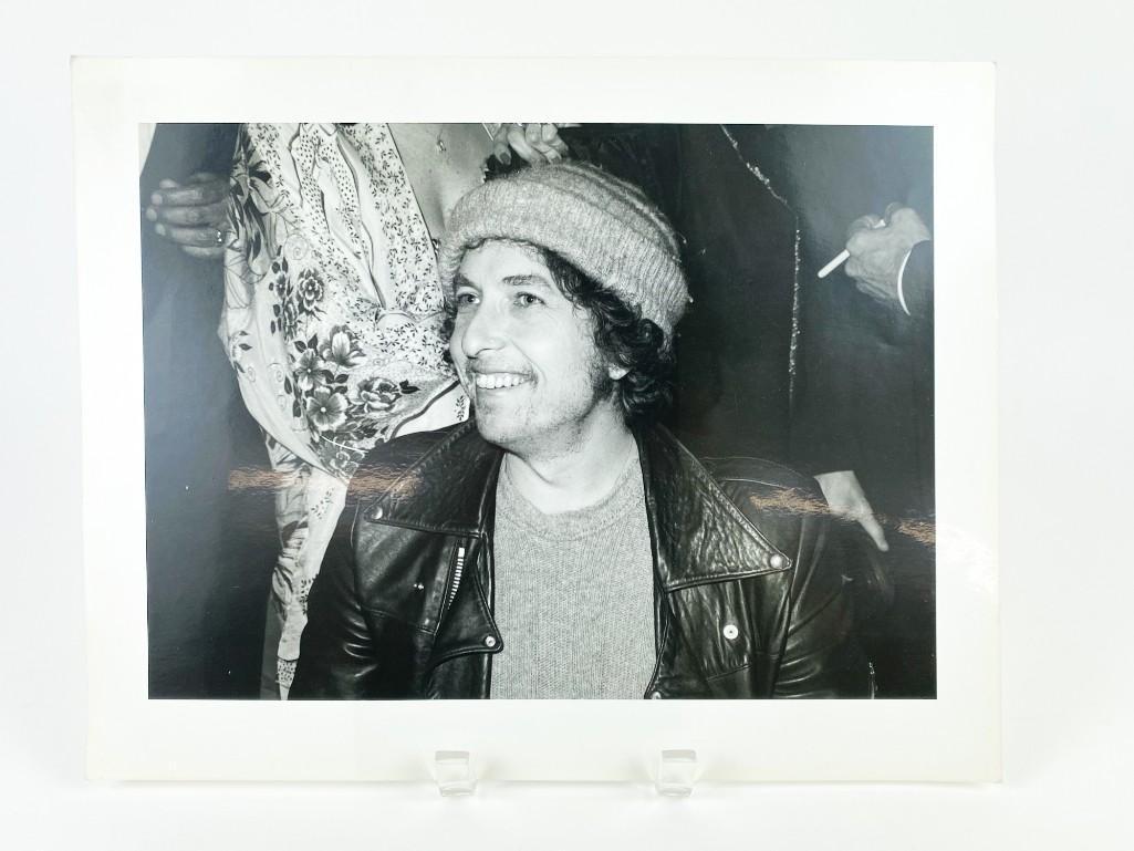 Bob Dylan Photograph on Kodak Glossy Photo Paper: Approx. 11 in x 14 in. Black and White snapshot.