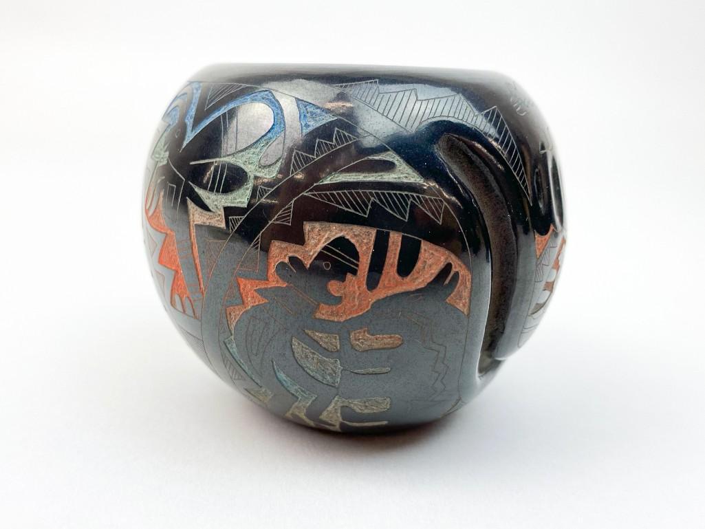 Dalawepi Carved Blackware / Rainbow Pot: Overall excellent condition. Approx. dimensions 2.75 in. H x 3 in. Dia. Weight 7 oz.