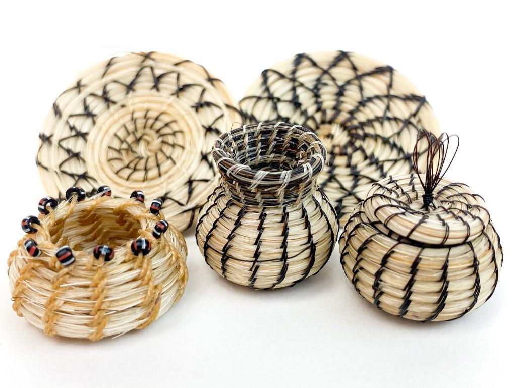 Lot of 5 American Indian Horsehair Miniature Baskets (1 of 7)