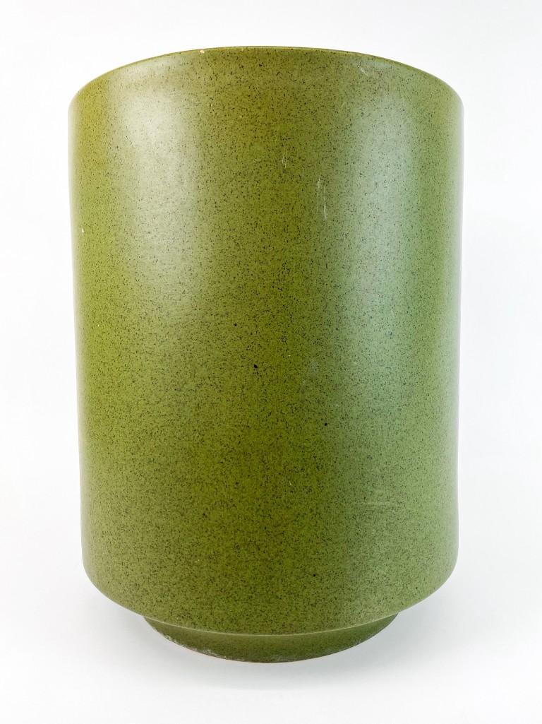 Gainey Ceramic Vintage Mid Century Avocado Planter (1 of 13)