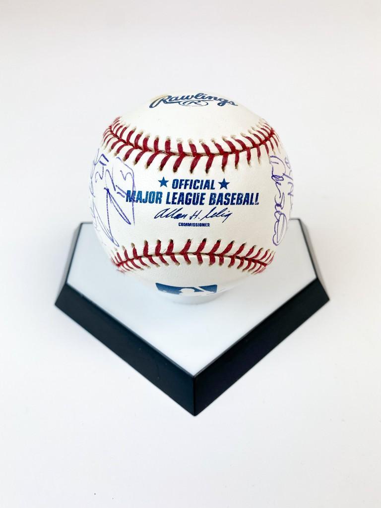 2004 Dodger Team Signed Baseball Milton Bradley, Cesar (1 of 6)