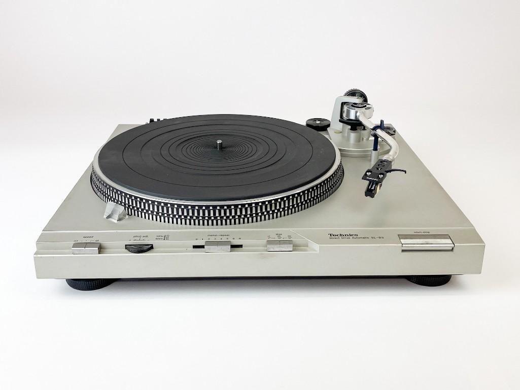 Technics Direct Drive Automatic SL-D3 Turntable (1 of 7)