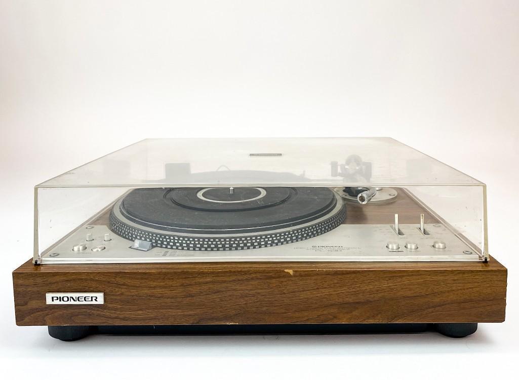 Pioneer Model PL-530 Direct Drive Turntable (1 of 8)