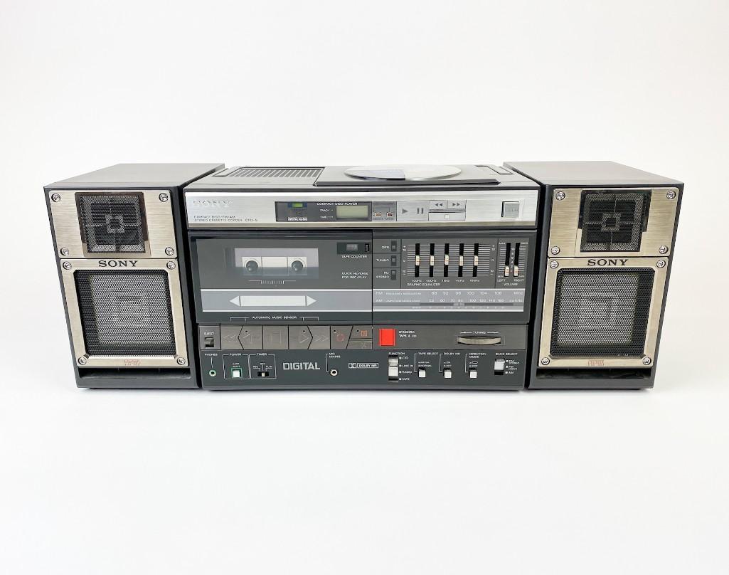 Sony CFD-5 Compact Disc AM/FM Boombox (1 of 10)