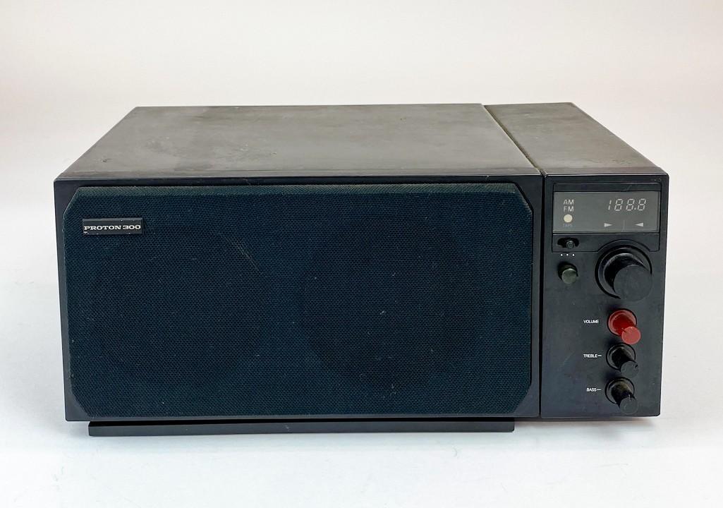 Proton 300 Stereo AM/FM Radio (1 of 7)
