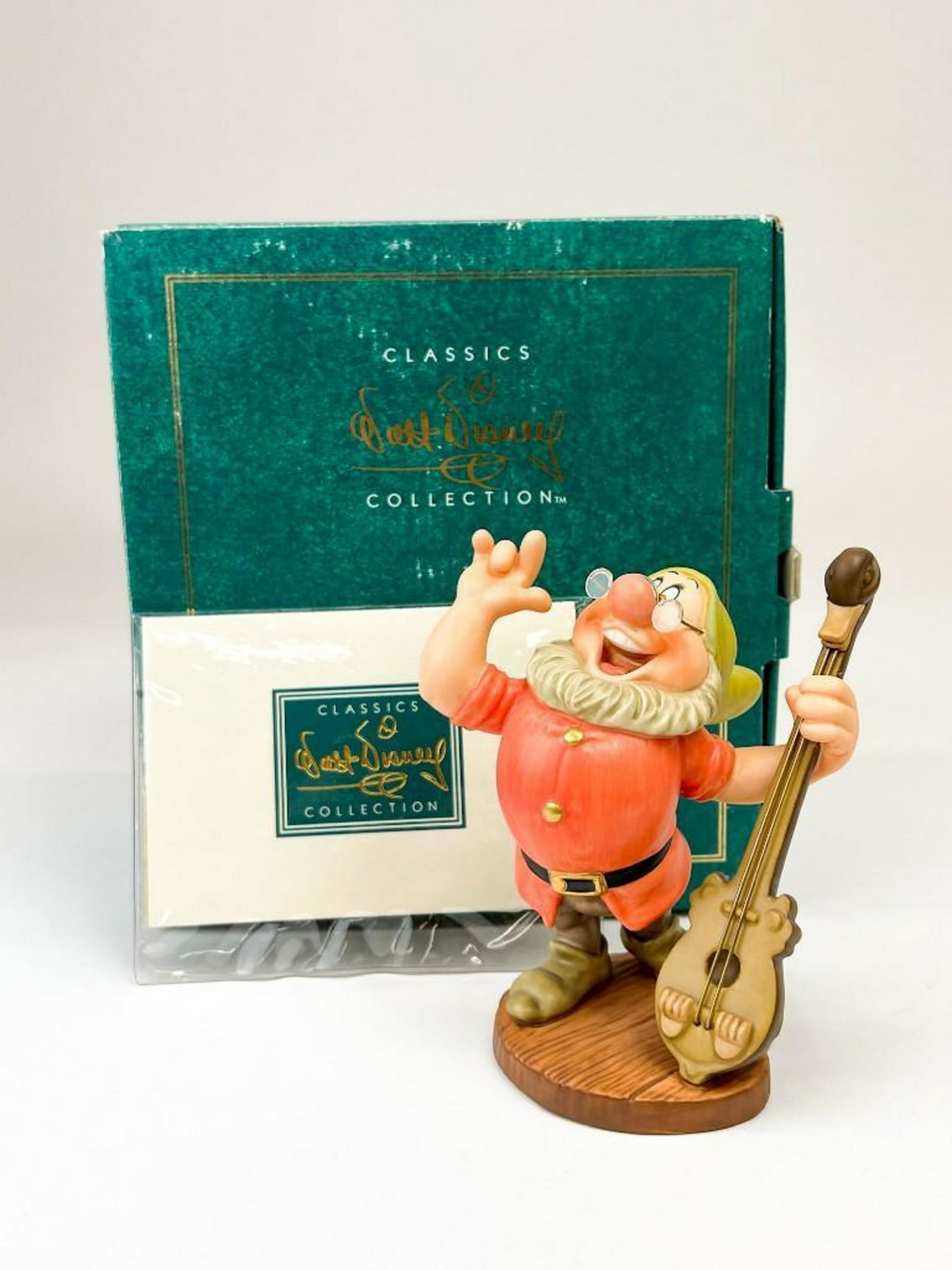 WDCC Disney Cheerful Leader Doc Snow White Figure w/ Box & COA (1 of 8)