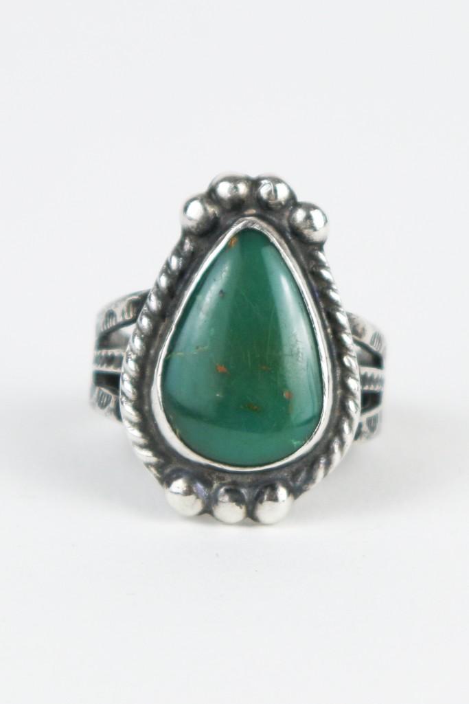 Navajo Tear Drop Ring Green Silver (1 of 4)