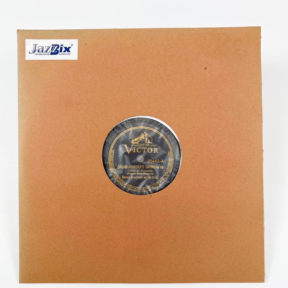 Vic 25442 Benny Goodman And His Orchestra - Organ Grinder's Swing - Fox Trot (A) / Peter Piper - Fox: Vic 25442 Benny Goodman And His Orchestra - Organ Grinder's Swing - Fox Trot (A) / Peter Piper - Fox Trot (B). This record is part of a 800+ piece single-owner collection from a Los Angeles estate.We