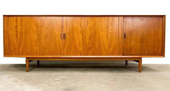 Arne Vodder For Sibast Mid-Century Danish Teak Credenza: Arne Vodder For Sibast Mid-Century Danish Teak Credenza. Danish modern sideboard. Sibast Furniture. Made in Denmark. Missing right door pull. Approx. 31 in. H x 84.25 in. W x 24 in. D.