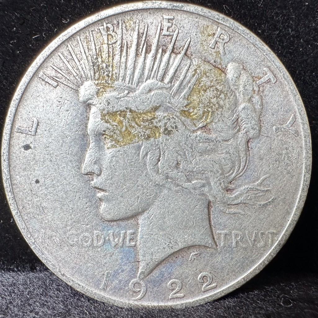 1922-D Peace Dollar US Coin 90% Silver (1 of 2)