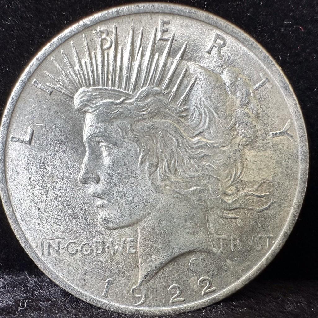 1922 Peace Dollar US Coin 90% Silver (1 of 2)