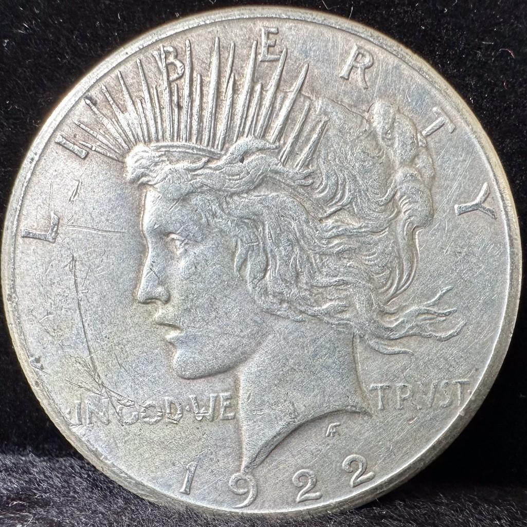 1922-S Peace Dollar US Coin 90% Silver (1 of 2)