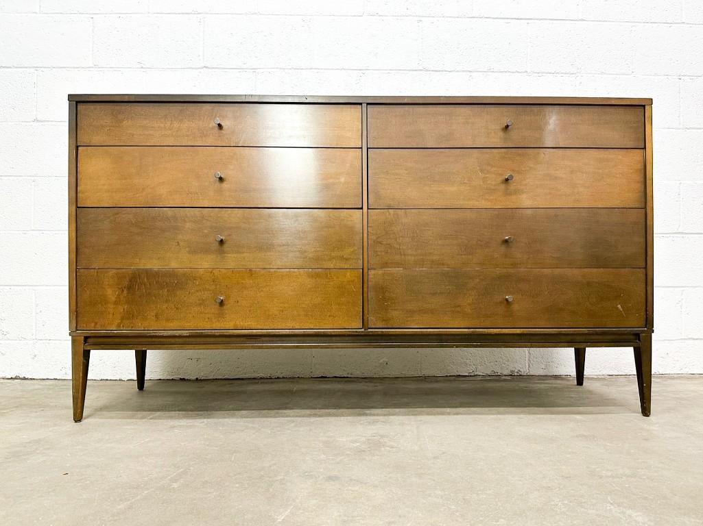Paul McCobb (1917-1969) Planner Group Double Dresser Winchendon Furniture Company: Paul McCobb, Planner Group, 1507-B, 8 drawer double dresser. Approx. 33.5 in. H x 60 in. W x 18.25 in. D. Weight: 157.8 lbs.
