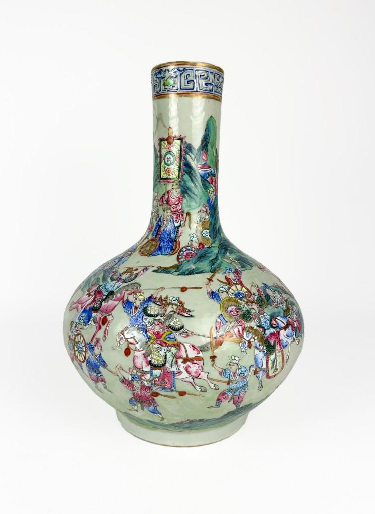 Antique Chinese Hand Painted Porcelain Vase (1 of 16)
