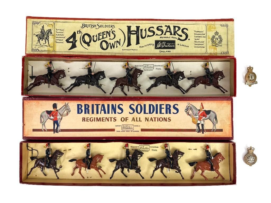 Lot of 2 Britains Set #8 4th Queen's Own Hussars And Cap Badge Britains Set # 2075 7th Queen's Own (1 of 8)