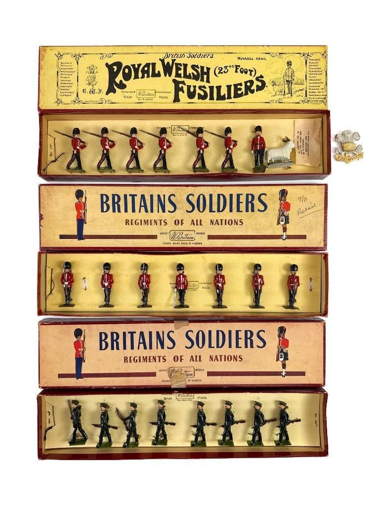 Lot of 3 Britains Sets Royal Welsh Fusiliers #74 Irish Guards #2078 Royal Irish Fusiliers #2092 (1 of 8)