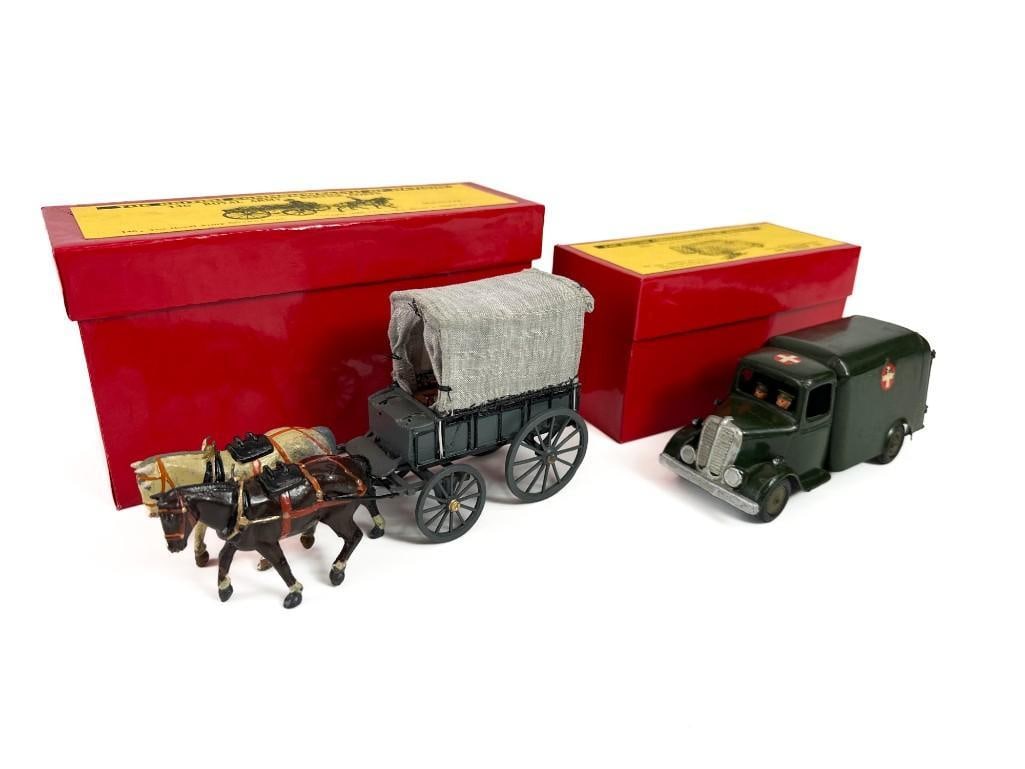 Lot of 2 Britains British Army Vehicles (1 of 12)