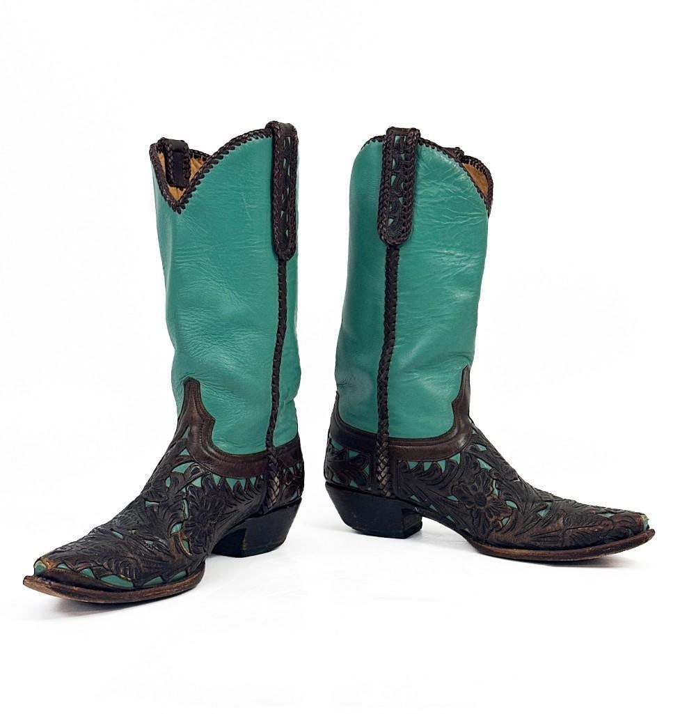 Nick Chavez Collection: Vintage Cowboy Boots Made in Mexico Size 10 1/2 Mens: Nick Chavez Collection: Vintage Cowboy Boots Made in Mexico Size 10 1/2 Mens. Size 10 1/2 D. Wear to toes, soles and heels. Approx. 14.25 in. H x 12.5 in. W x 4 in. W Weight 3.5 lbs From Collection of