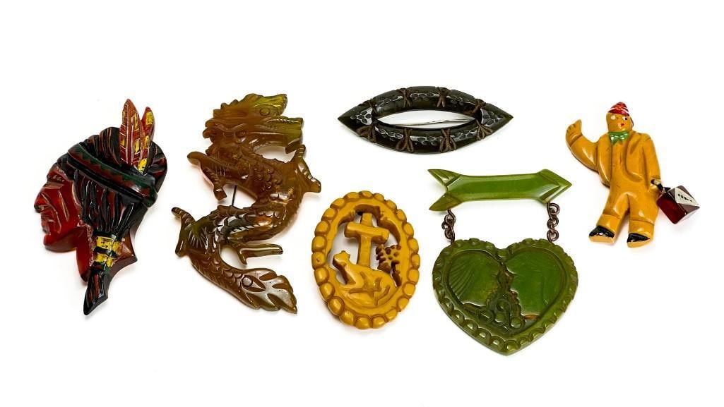 Lot of Six Vintage Bakelite or Plastic Brooches (1 of 5)