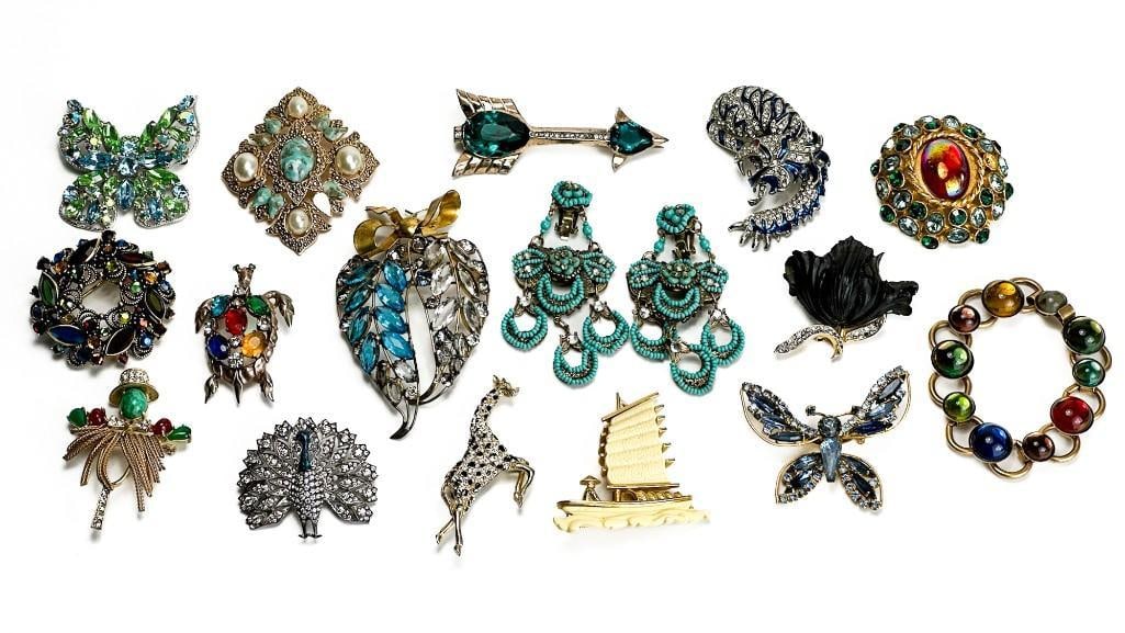 Lot of 16 Vintage Designer Costume Jewelry (1 of 14)